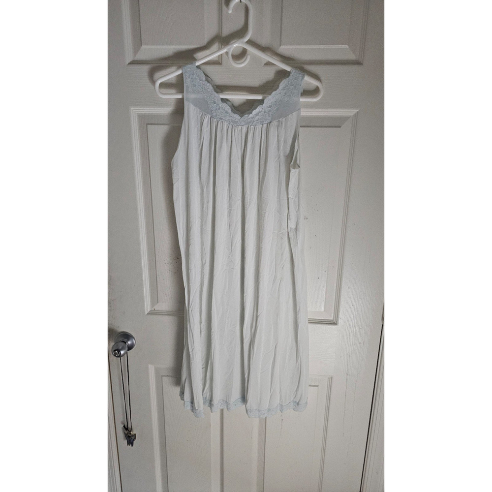 Baby blue nightgown medium vintage B7